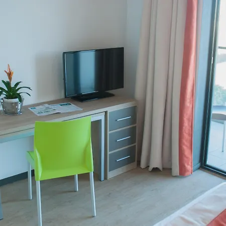 Appart-hotel & Golf Bordeaux - 3*