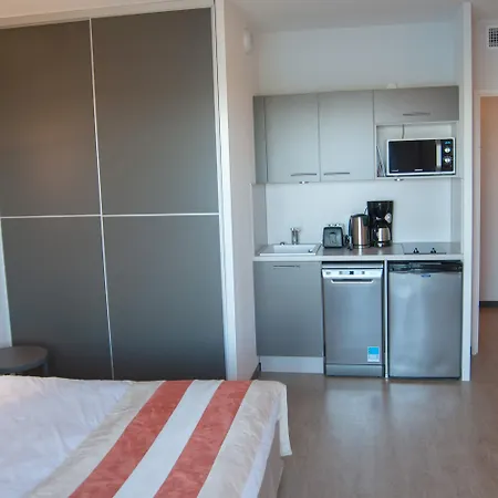 Appart-hotel & Golf Bordeaux - Lägenhetshotell