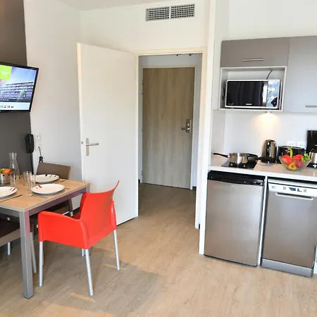 Appart-hotel & Golf Bordeaux - Lägenhetshotell 3*