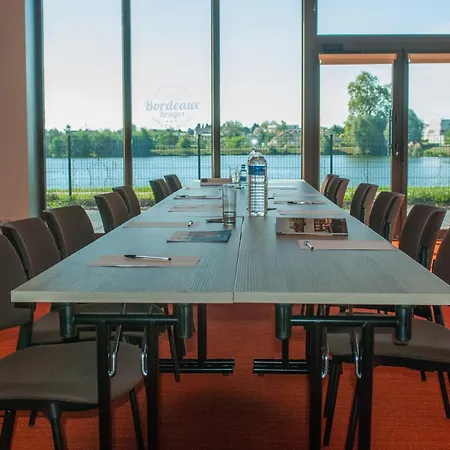 Appart-hotel & Golf Bordeaux - Lägenhetshotell Bruges