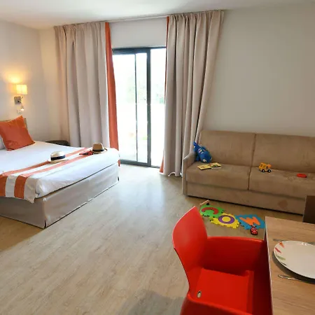 Appart-hotel & Golf Bordeaux - 3*