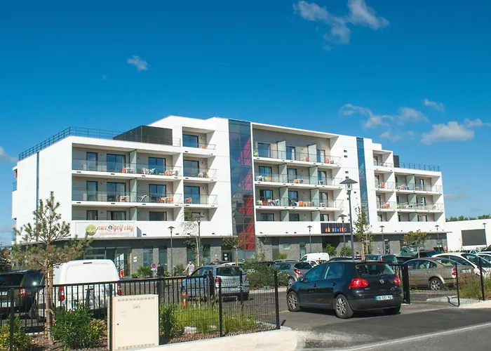 Appart-hotel & Golf Bordeaux - 3* Bruges